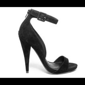 Steve Madden Siminal sandal